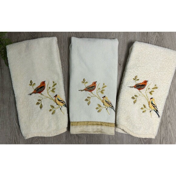Set of 3 Vintage Avanti Hand Towels Gilded Songbird Embroidered Birds Cream - Picture 2 of 11